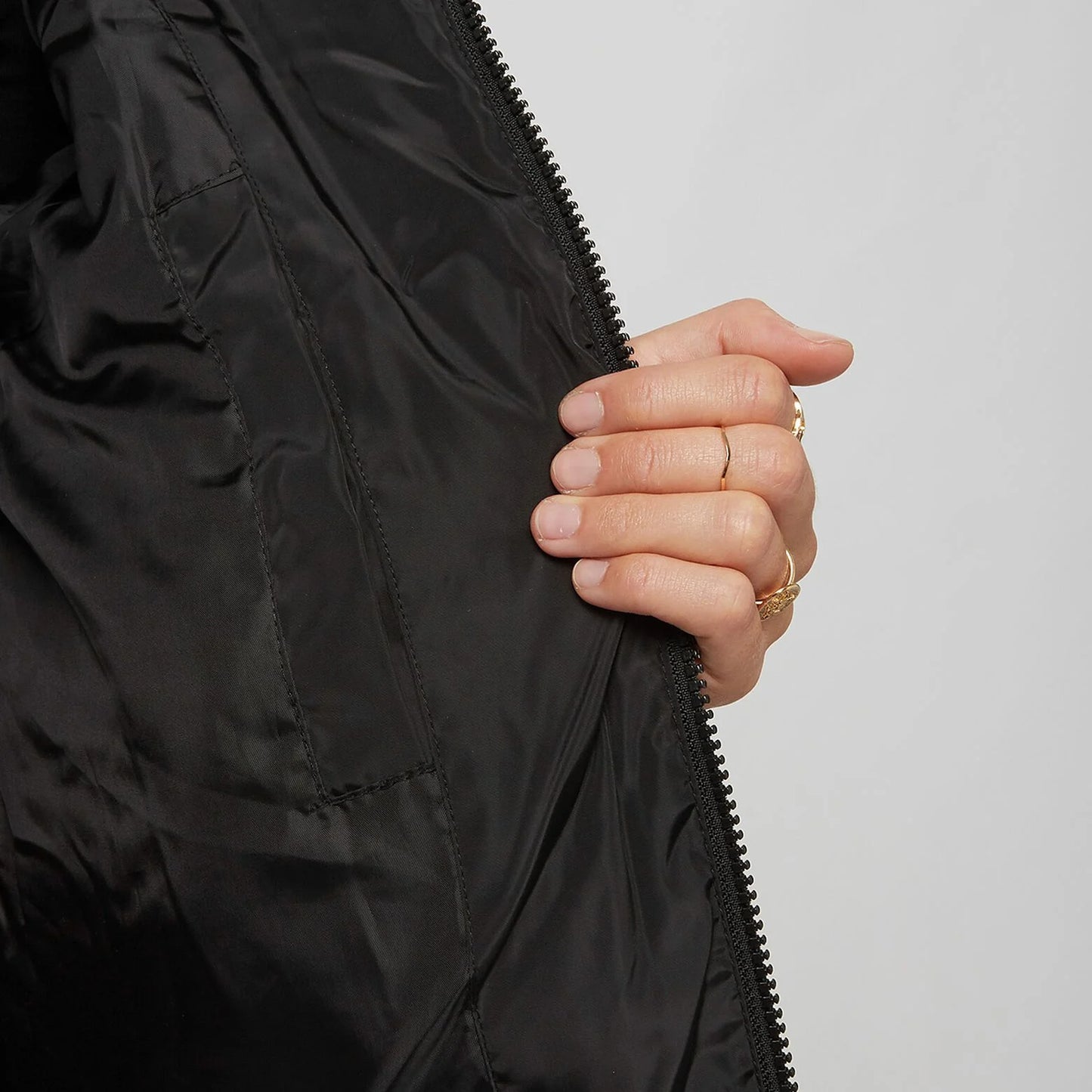 Karl Kani Retro Essential Puffer Jacket (Woman)