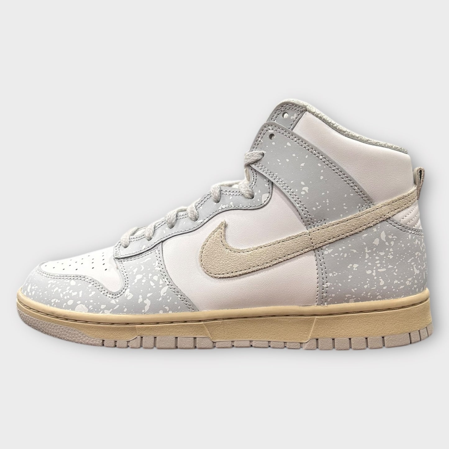 Nike Dunk High Retro Spray Paint “ USATO/USED”
