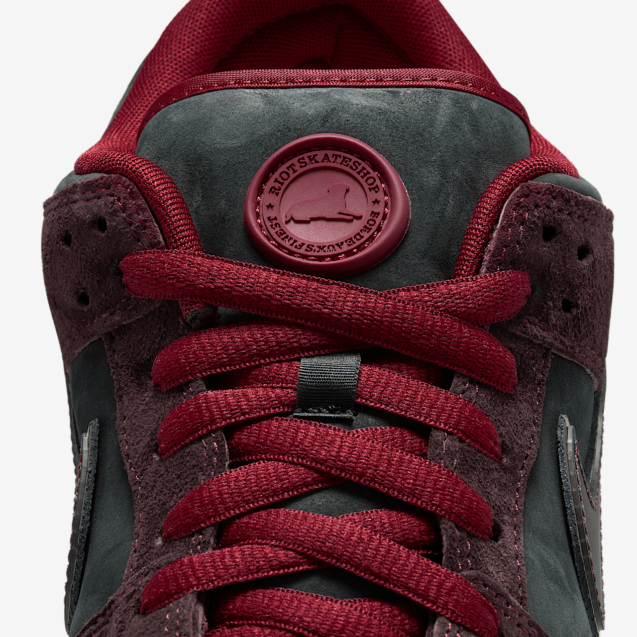 Nike SB Dunk Low Riot Skateshop