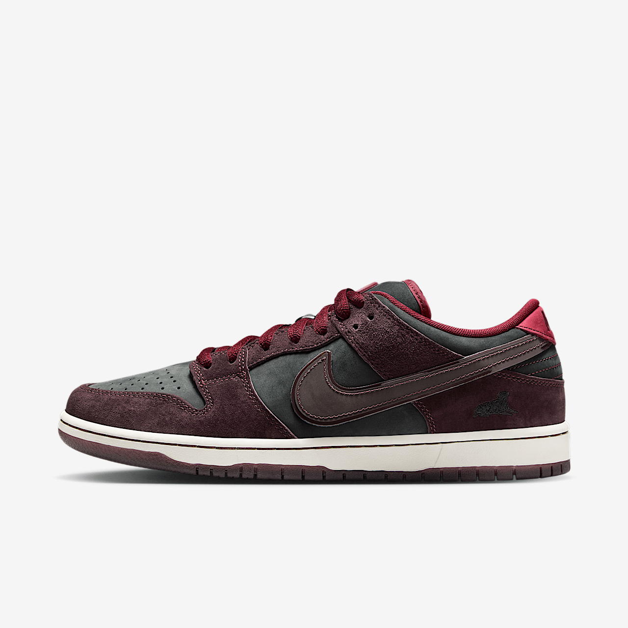 Nike SB Dunk Low Riot Skateshop