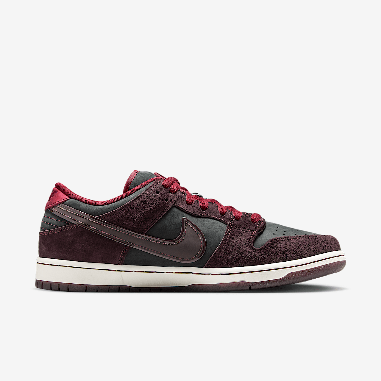 Nike SB Dunk Low Riot Skateshop