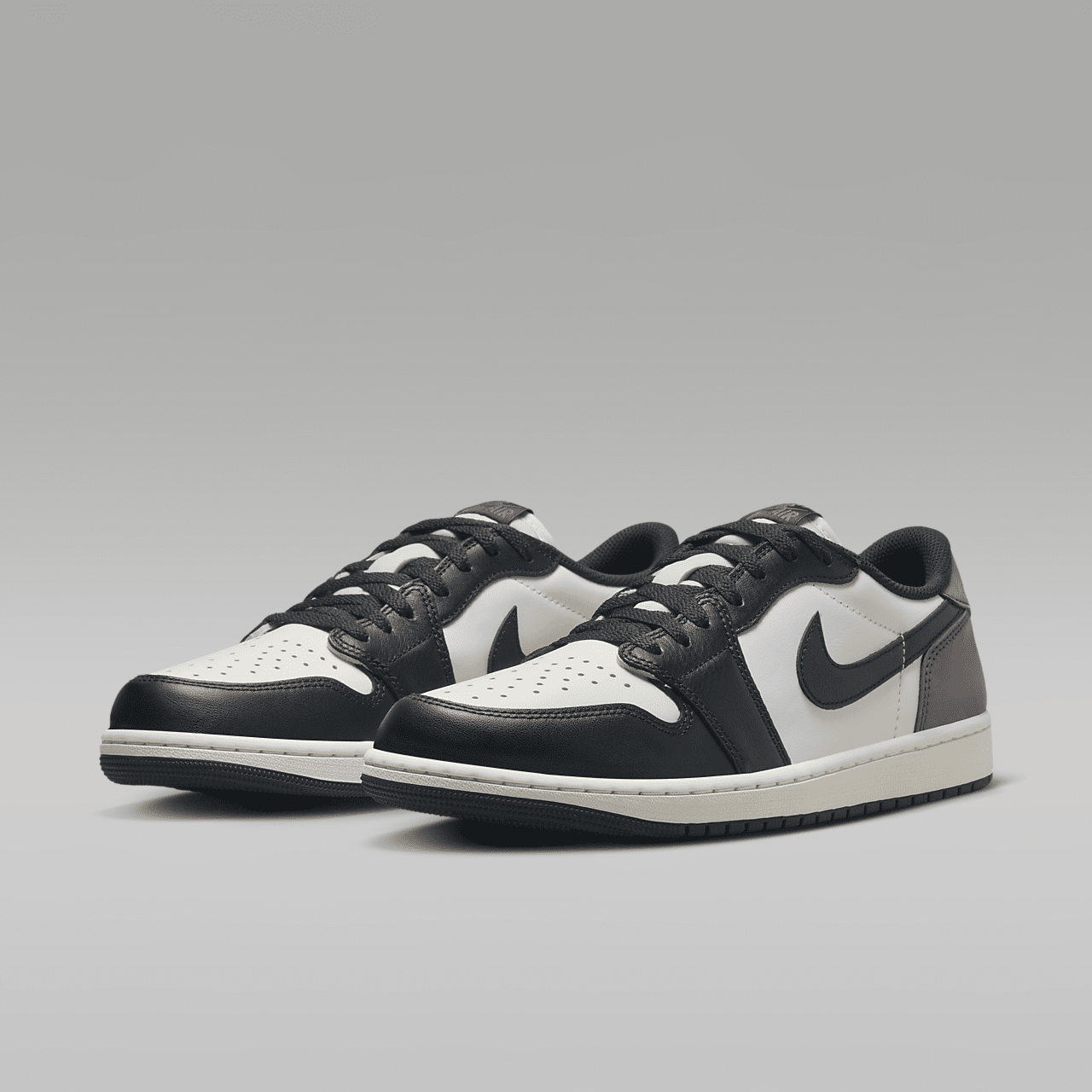 Jordan 1 Retro Low OG Moka