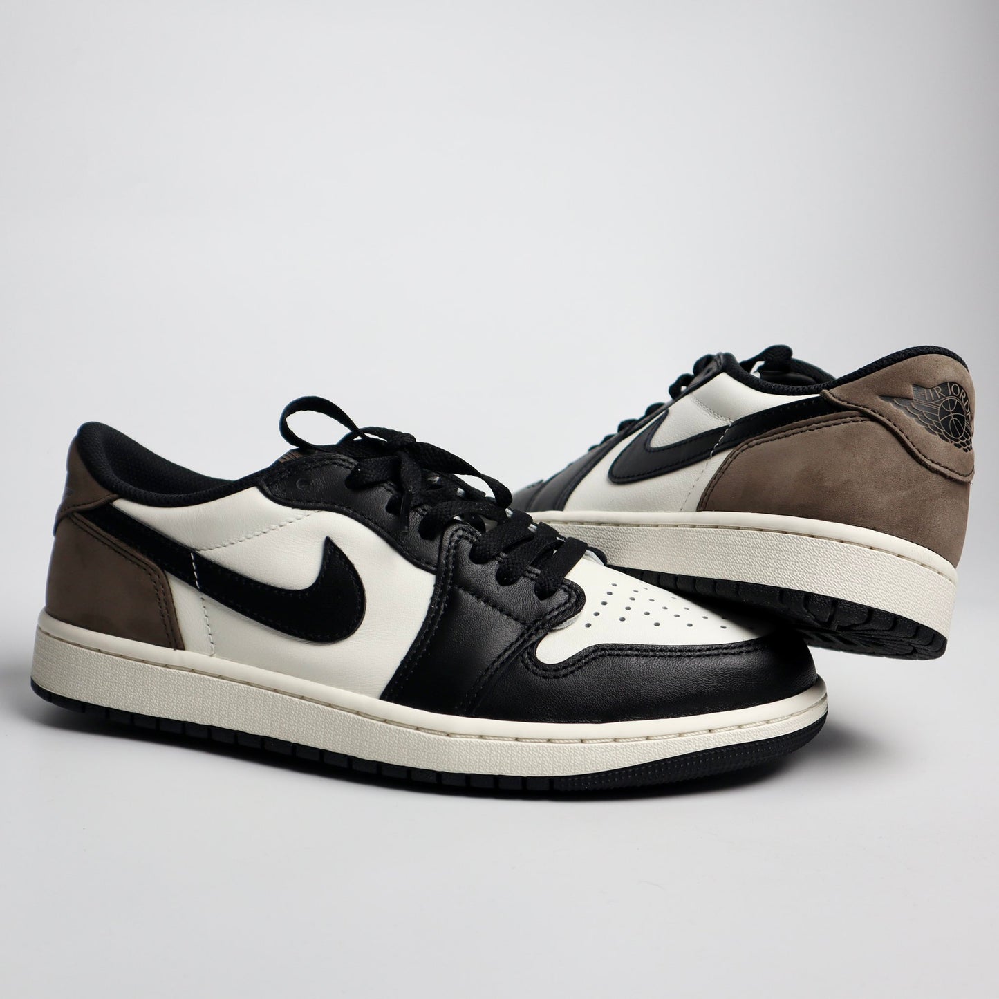 Jordan 1 Retro Low OG Moka