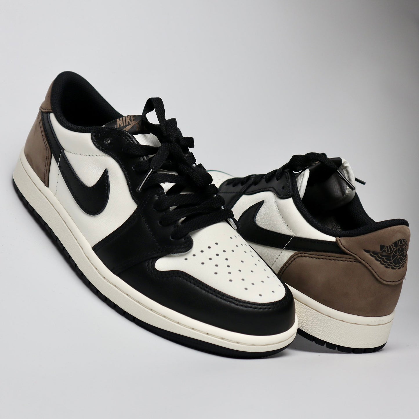 Jordan 1 Retro Low OG Moka