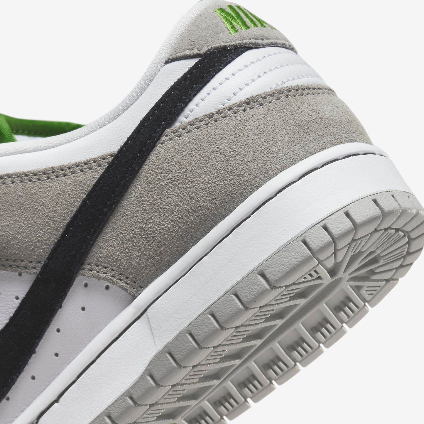 Nike SB Dunk Low Chlorophyll