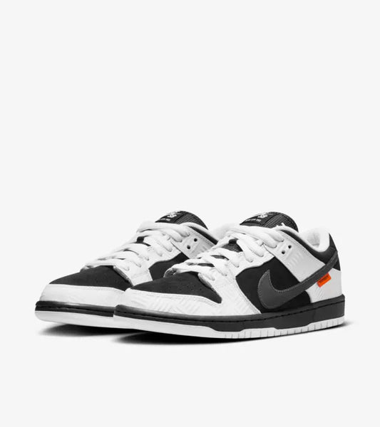 Nike SB Dunk Low Tightbooth