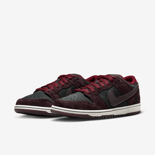 Nike SB Dunk Low Riot Skateshop
