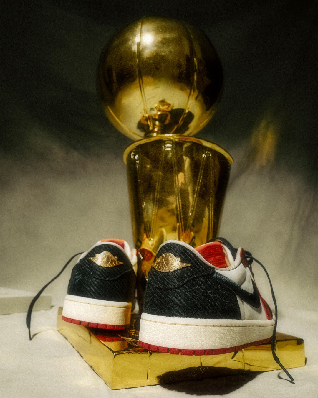 Jordan 1 Retro Low OG Trophy Room Away