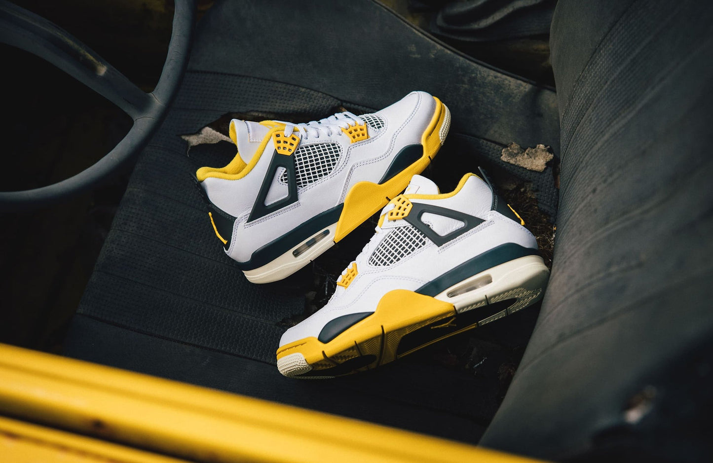 Jordan 4 Retro Vivid Sulfur