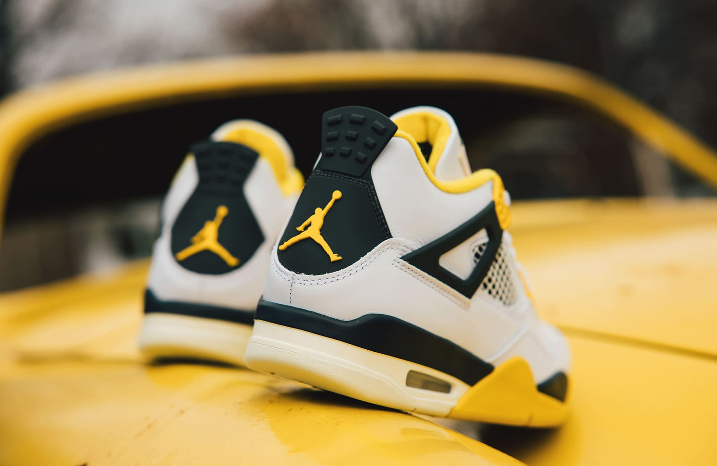 Jordan 4 Retro Vivid Sulfur