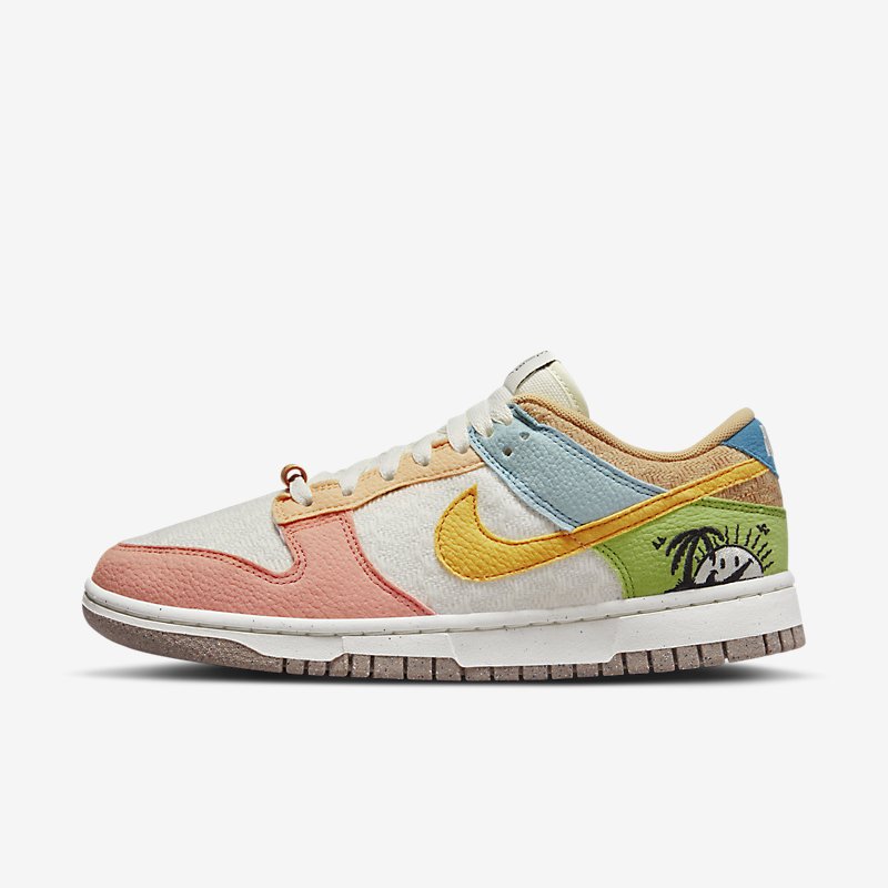 Nike Dunk Low SE 'Sun Club' (W)