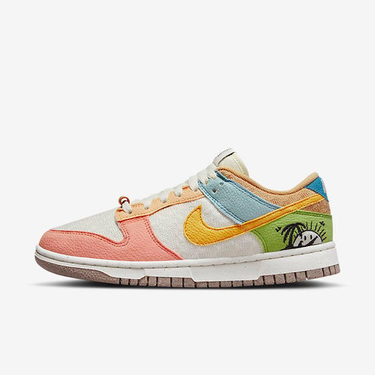 Nike Dunk Low SE 'Sun Club' (W)